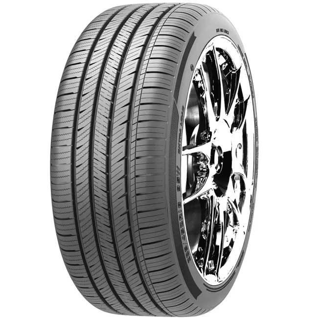 Imagen orientativa del tipo de producto: Llanta 215/50R17 Goodride SA77. Foto orientativa de la línea; la medida, el dibujo y el rin pueden variar. Confirma las especificaciones antes de comprar.